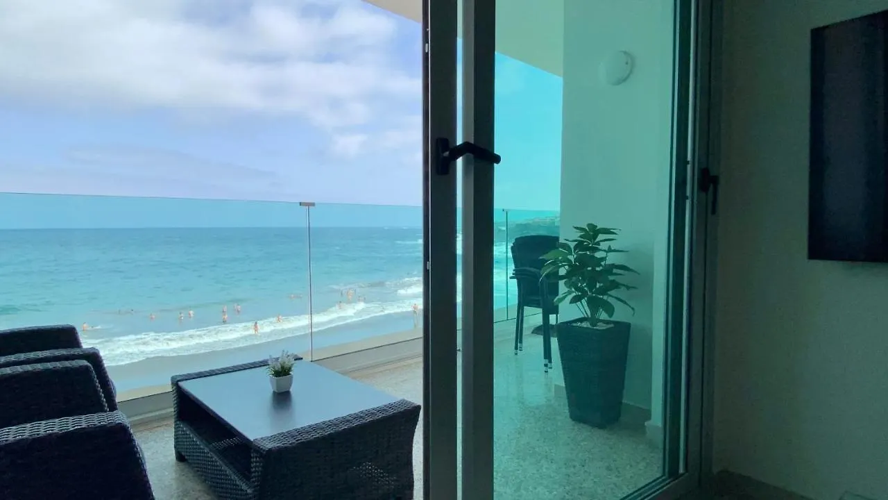 Hermoso Edificio Frente Al Mar Con Gran Terraza Y Hermosas Vistas Las Palmas / Gran Canaria Spanien